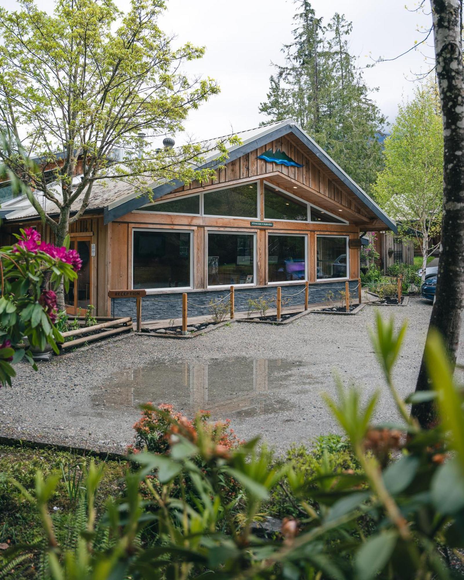 West Coast Wilderness Lodge Egmont Exterior photo
